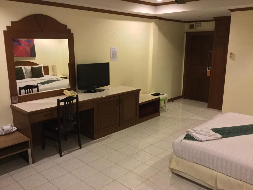 The Yim Siam Hotel Patong Eksteriør bilde