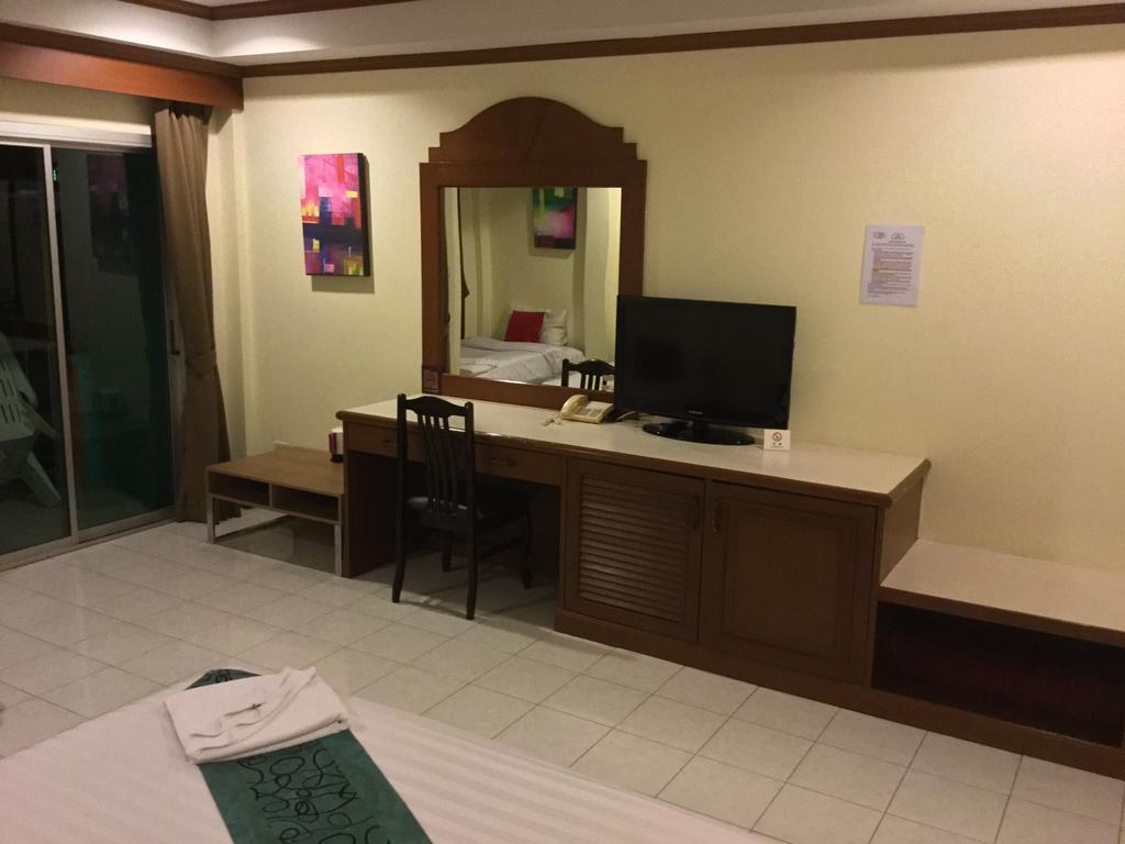 The Yim Siam Hotel Patong Eksteriør bilde