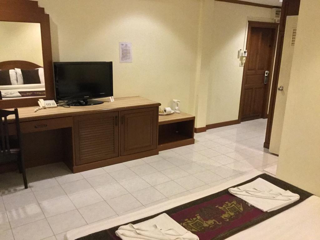The Yim Siam Hotel Patong Eksteriør bilde