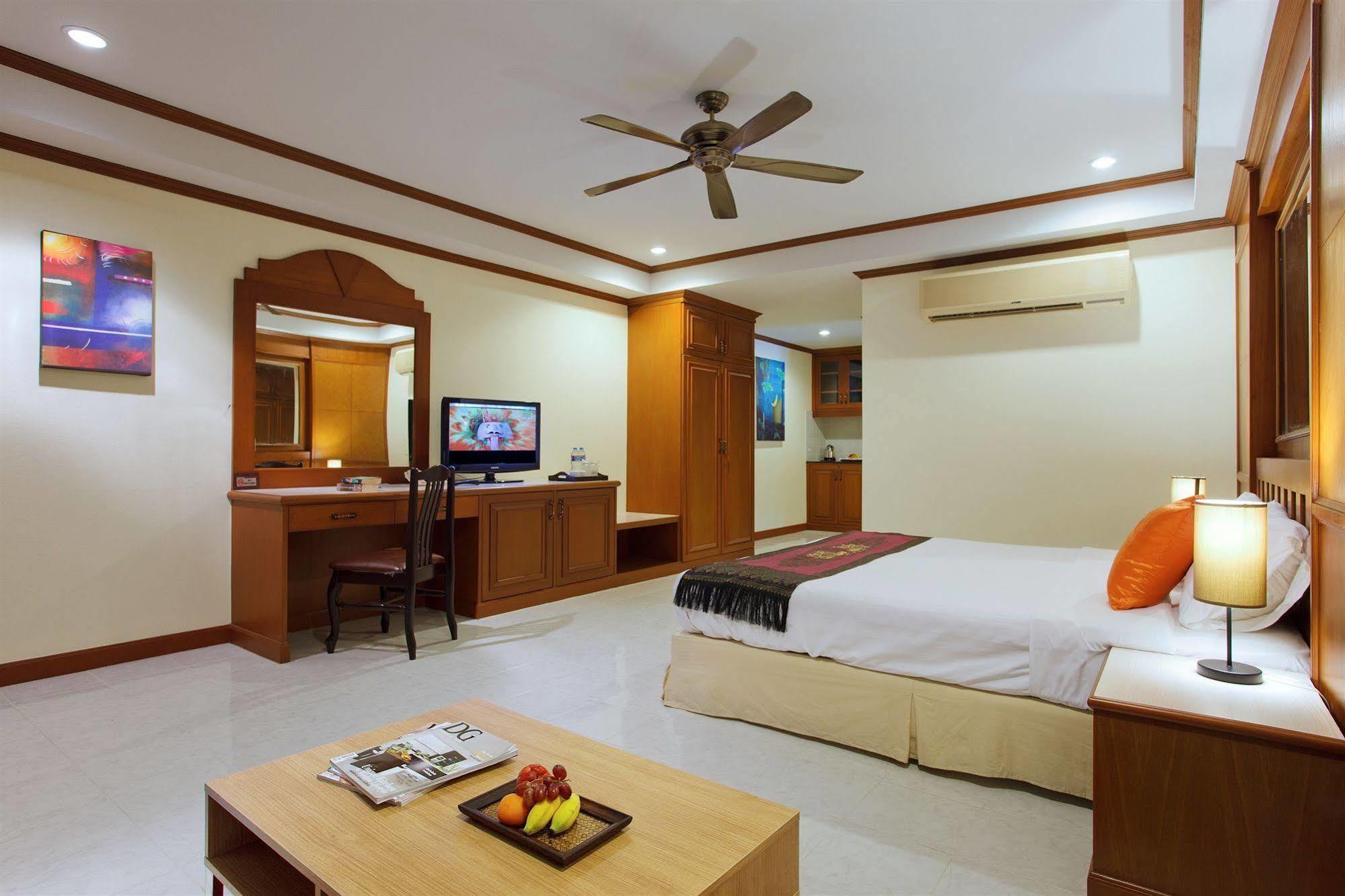 The Yim Siam Hotel Patong Eksteriør bilde