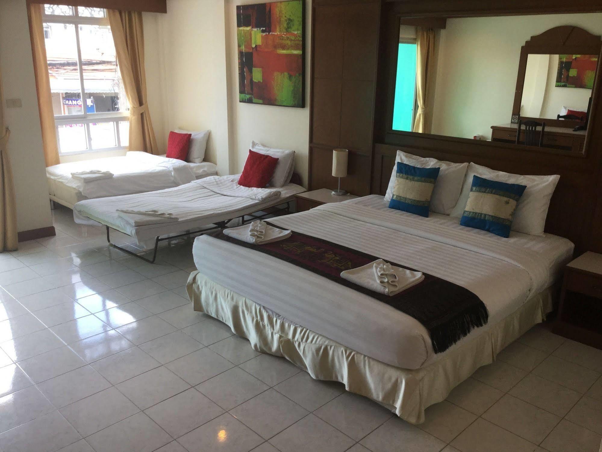 The Yim Siam Hotel Patong Eksteriør bilde